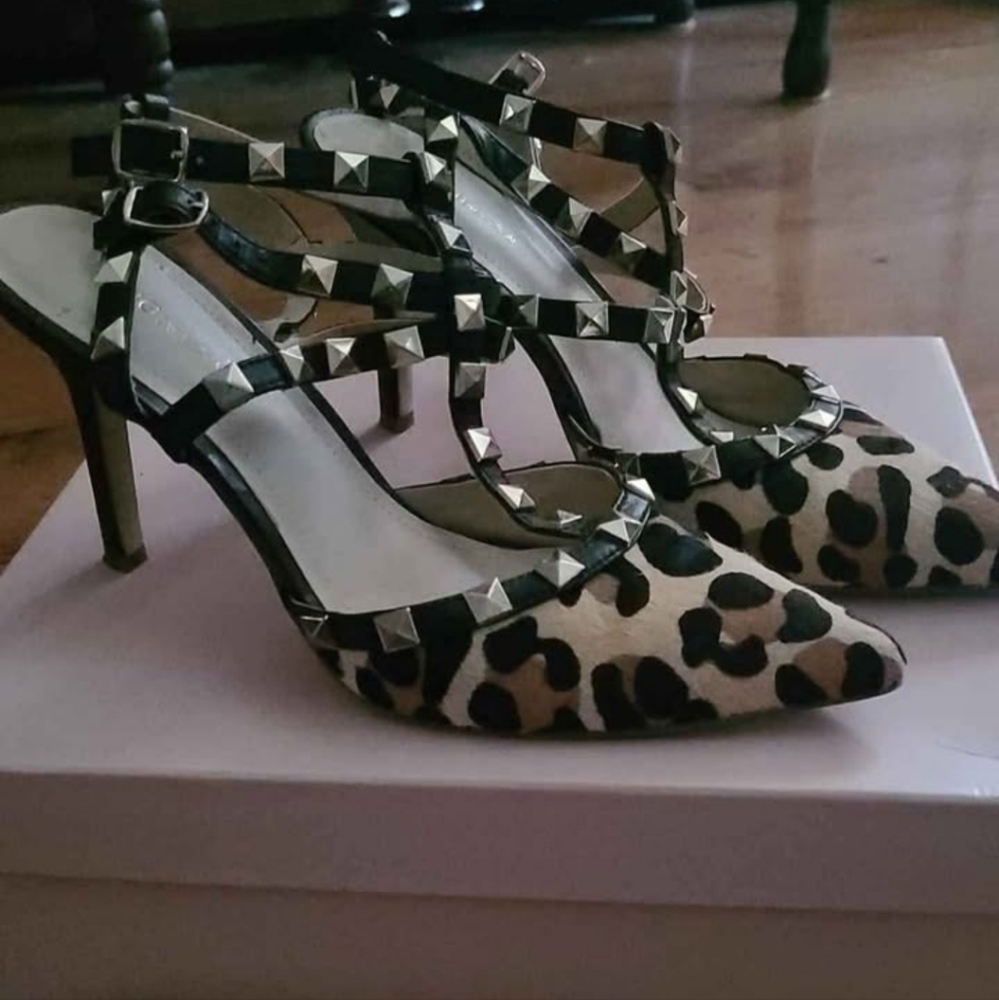 BCBGeneration Darron Leopard Pump - Picture 2 of 4